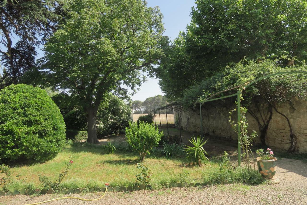 Bed and Breakfast Le Domaine De Fraissinet Ouveillan Exterior foto