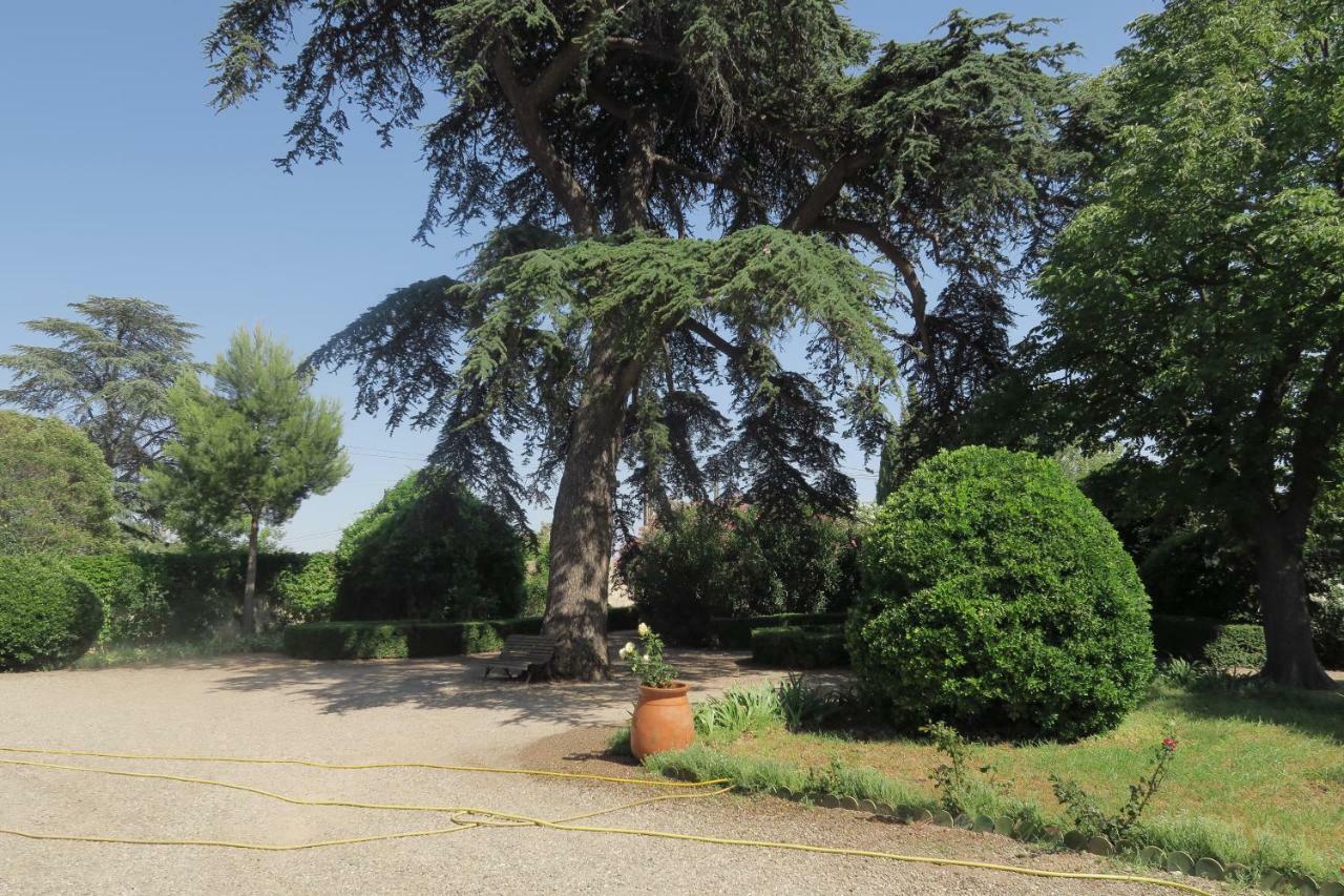 Bed and Breakfast Le Domaine De Fraissinet Ouveillan Exterior foto